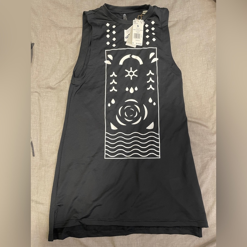 Adidas shift dress size S
